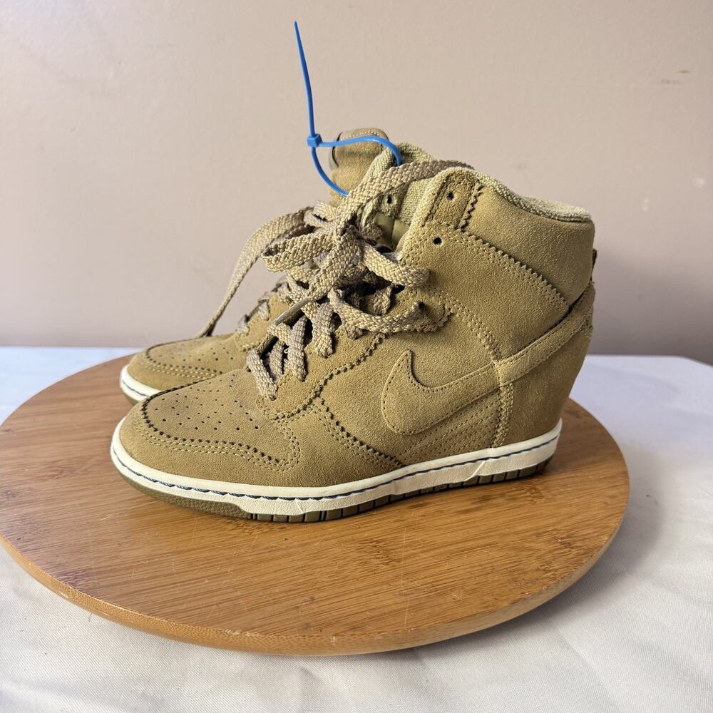 Nike Dunk Sky High Women 6.5 Khaki Suede Hidden Wedge Sneakers 528899-201